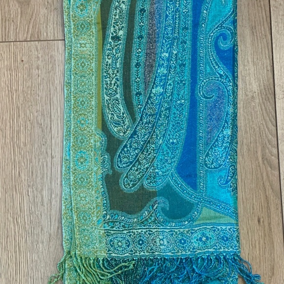 EXCELLENT CONDITION!!! LADIES Blue, Green, Multi-Color Indian Style SCARF - Picture 2 of 2